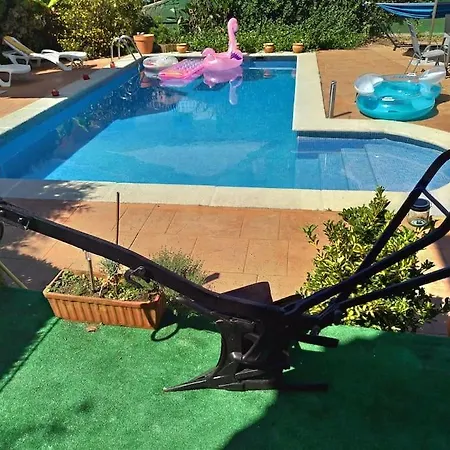 Swimming Pool, And Garden In Nigrán