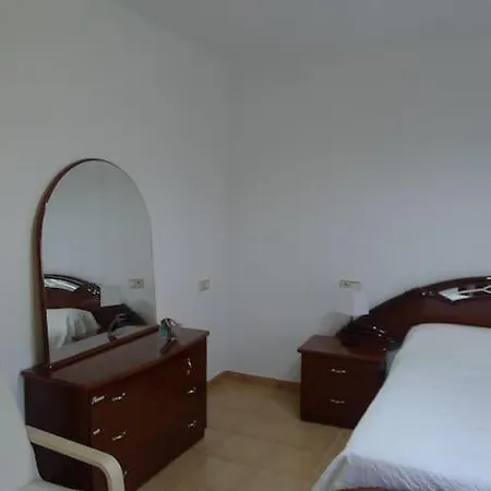 Swimming Pool, And Garden In Apartman *