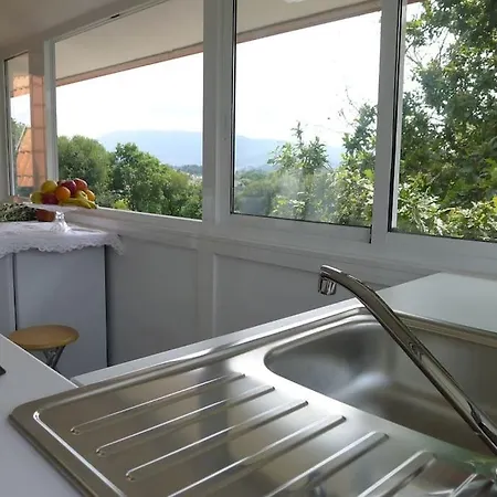 Apartman Swimming Pool, And Garden In Nigrán
